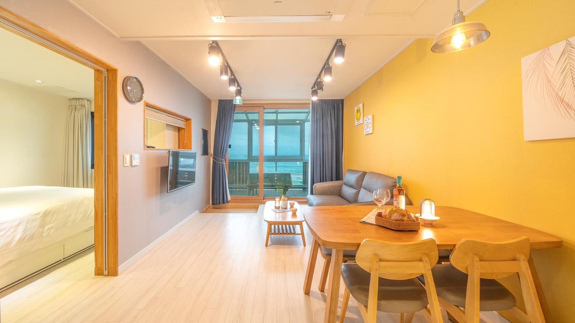 Goseong Littlesquare Oceanview Pension Room photo